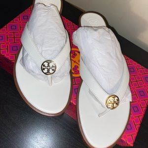 ***NEW UNWORN*** Tory Burch Leather Thong Sandals - Size 9